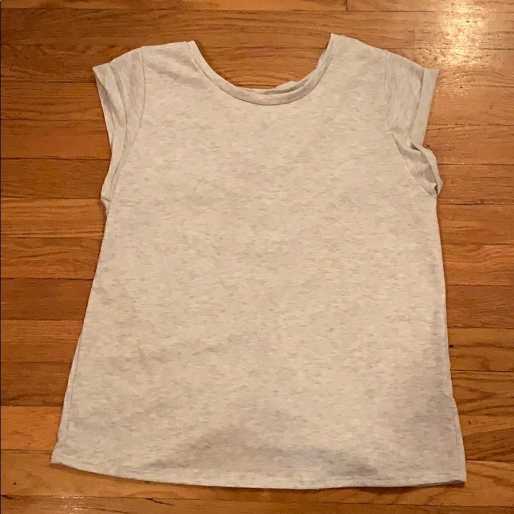 Gray tee-shirt with cute lace up back